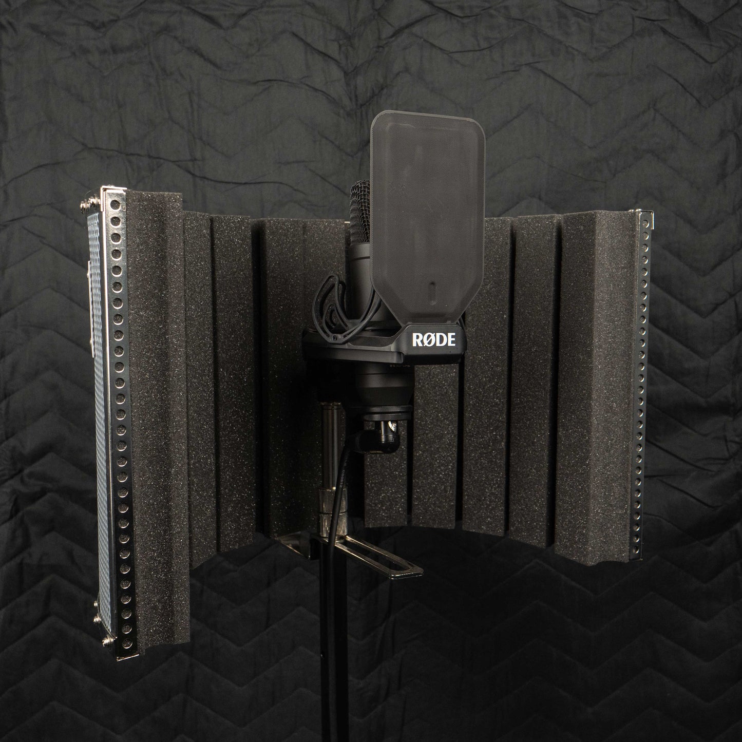 Moving Blanket Small 72 inch x 80 inch Sound Blanket image 6 of 8