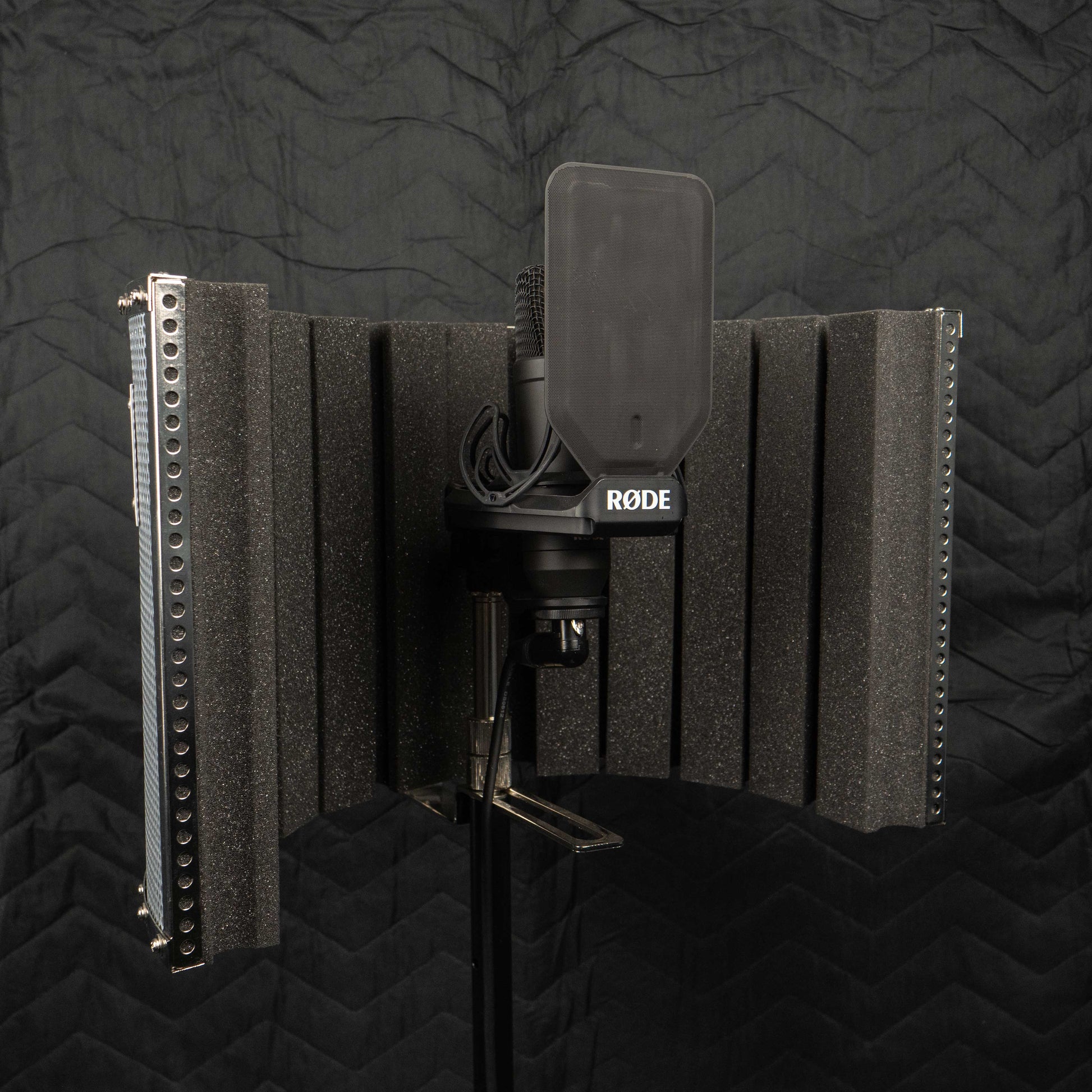 Moving Blanket Small 72 inch x 80 inch Sound Blanket image 6 of 8